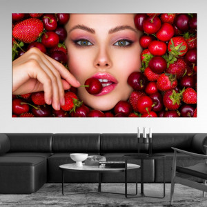 Tablou Canvas Model Fashion cu Cirese si Capsuni BGM84
