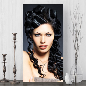 Tablou Femeie Bruneta cu Bucle Creponate GLAM53