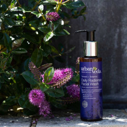 Gel de curatare pentru fata cu extract de turmeric organic - ten uscat, Radiance - Urban Veda, 150 ml