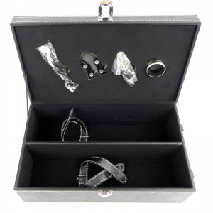 Cutie neagra eleganta din piele ecologica, pentru 2 sticle de vin, cu 4 accesorii
