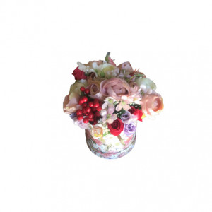 Aranjament floral multicolor, in cutie cartonata, dimensiuni aranjament diametru 15 cm, inaltime 23 cm