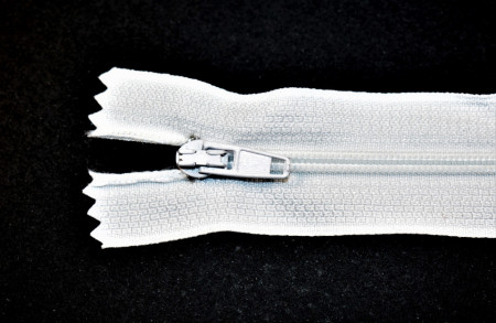 Fermoare nylon fixe nr. 3 - 150 cm alb