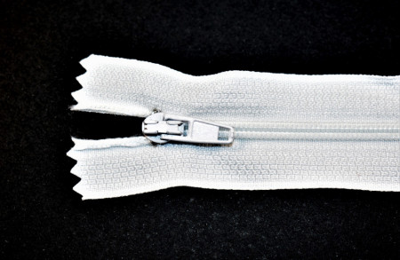 Fermoare nylon fixe nr. 3 - 20 cm alb