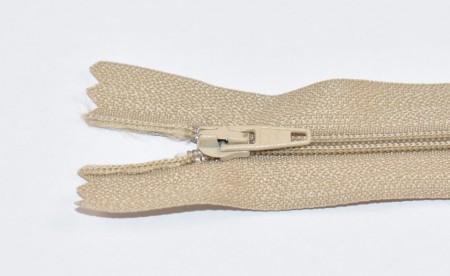 Fermoare nylon fixe nr. 3 - 20 cm bej