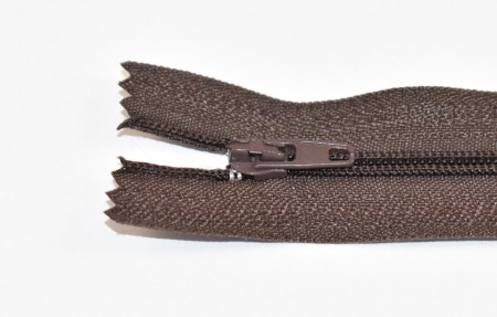 Fermoare nylon fixe nr. 3 - 20 cm maro inchis