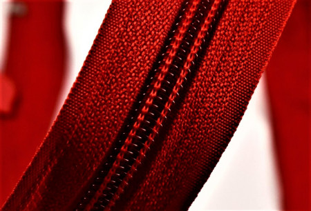 Fermoare nylon detasabil nr. 5 - 70 cm rosu