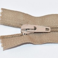 Fermoare nylon fixe nr. 5 - 20 cm bej