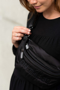 BANANA BAG ON THE GO HIP BAG, PUFFERED BLACK