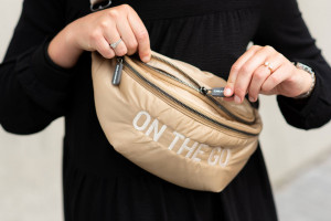 BANANA BAG ON THE GO HIP BAG, PUFFERED BEIGE