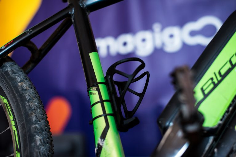 Suport de sticlă de apă pentru bicicletă printat din PP-GF — aplicație Magigoo PPGF în printare 3D FDM