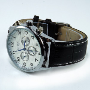Ceas barbatesc full automatic Tehnologie J006
