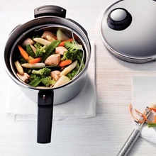 Oala sub presiune Fissler VitaVit Premium, capacitate 8 Litri, diametru 26 cm, accesoriu aburi, inductie