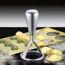 Presa pentru ravioli Kuchenprofi, material inox, diametru 4.8 cm