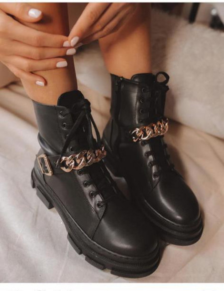 Ghete Karla Black