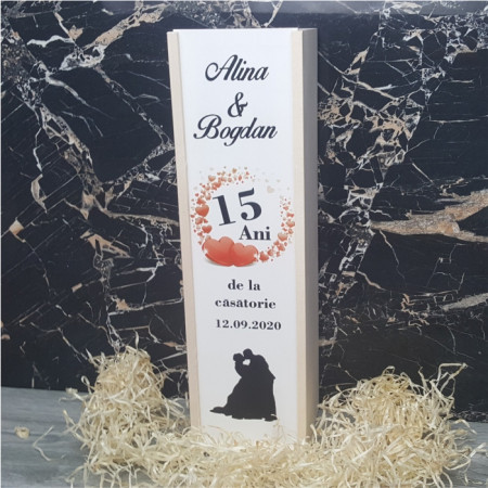 Cutie de vin personalizata cu anii de la casatorie