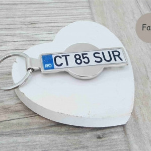 Breloc personalizat cu text sau numarul masinii-fata si poza-verso