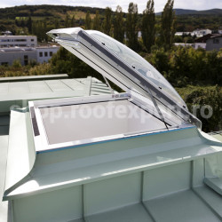 Fereastra de acces pe acoperis terasa VELUX CXP