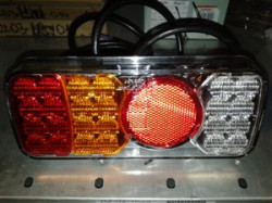 Lampa stop cu 4 camere