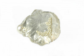 Inel  unicat, in design contemporan realizat manual in argint si perle de cultura, moon flower Corina Mardari