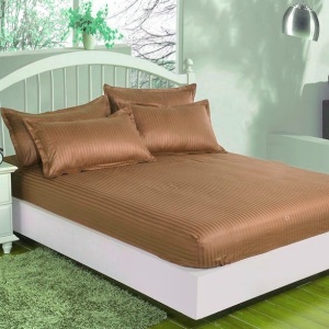 Cearceaf de pat cu elastic + doua fete perna, 180x200 cm, culoare Maro Deschis, cod CS09
