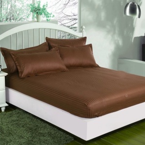 Cearceaf de pat cu elastic + doua fete perna, 160/180x200, culoare Maro, cod CS06