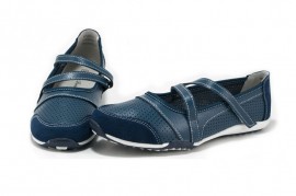Pantofi albastri din piele naturala