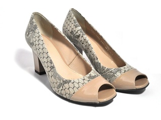 Pantofi bej cu imprimeu din piele naturala M Shoes