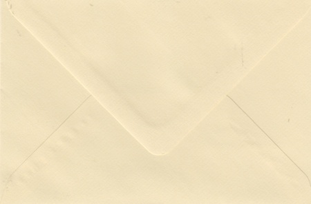 Le Suh envelop licht geel 110x156 (Locatie: NN197)