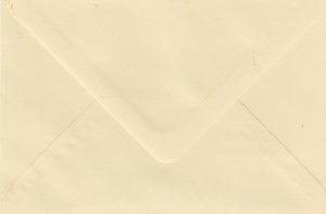 Le Suh envelop licht geel 110x156 (Locatie: NN197)