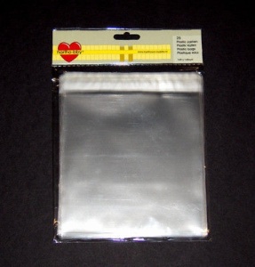 Plastic zakken 14,9x14,9 cm. met plakstrip van Hartho-bby 25 st. nr.64004