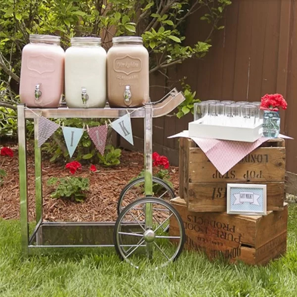 Te invitam la milkshake bar! Te invitam la milkshake bar!