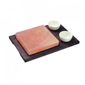 Placa de sare Himalaya patrata cu baza din lemn finisaj weige si doua boluri portelan 20x20cm BIS14.099355.089