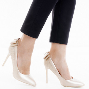 Pantofi stiletto cu toc inalt din velur cu material deosebit lucios Adeline argintiu