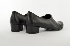 Ženske cipele na štiklu C254 crne