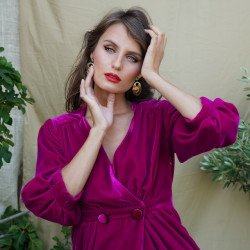 Rochie fucsia din catifea cu lungime asimetrica