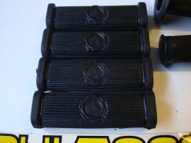 BULTACO METRALLA MK2 RUBBER FOOT PEGS KIT 4 UNITS