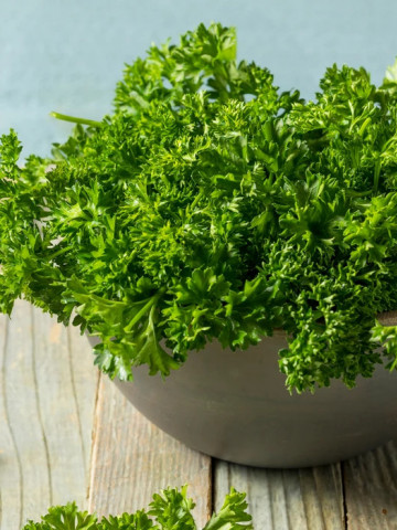 Patrunjel cret (4 gr) seminte de patrunjel cu frunze decorative, crete, aromate, Agrosem
