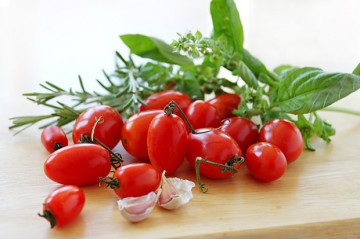 Alya IZK (60 seminte) tomate tip cherry oval alungite, gust echilibrat dulce-acru, de la IZK Bulgaria