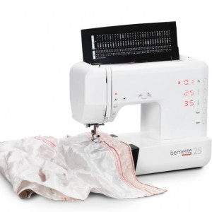 Masina de cusut Bernette London 8/ Bernette 25 by Bernina