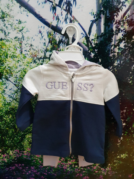Trening de fete cu colant, Guess