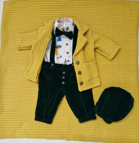 Costum din catifea verde si turcoaz și sacou tricotat
