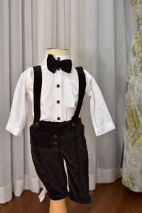 Costum de botez cu pantalon din catifea in dungi 4 piese