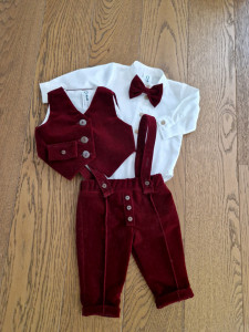 Costum grena din catifea