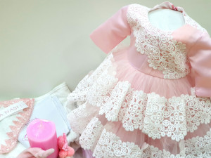 Set trusou botez de fetita cu dantela ivoire, rochita pe roz