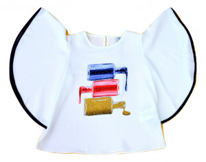 Bluza alba cu manecuta fluturas cu oje colorate