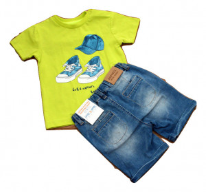 Costum cu pantalon de blug si tricou