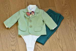 Costum de botez cu sacou verde in 5 piese de baiat