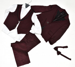 Costum pentru ceremonie pentru copii