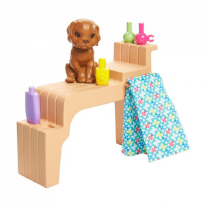 Set Barbie by Mattel Wellness and Fitness Salonul de unghii