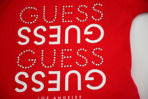 Tricou Guess cu strasuri